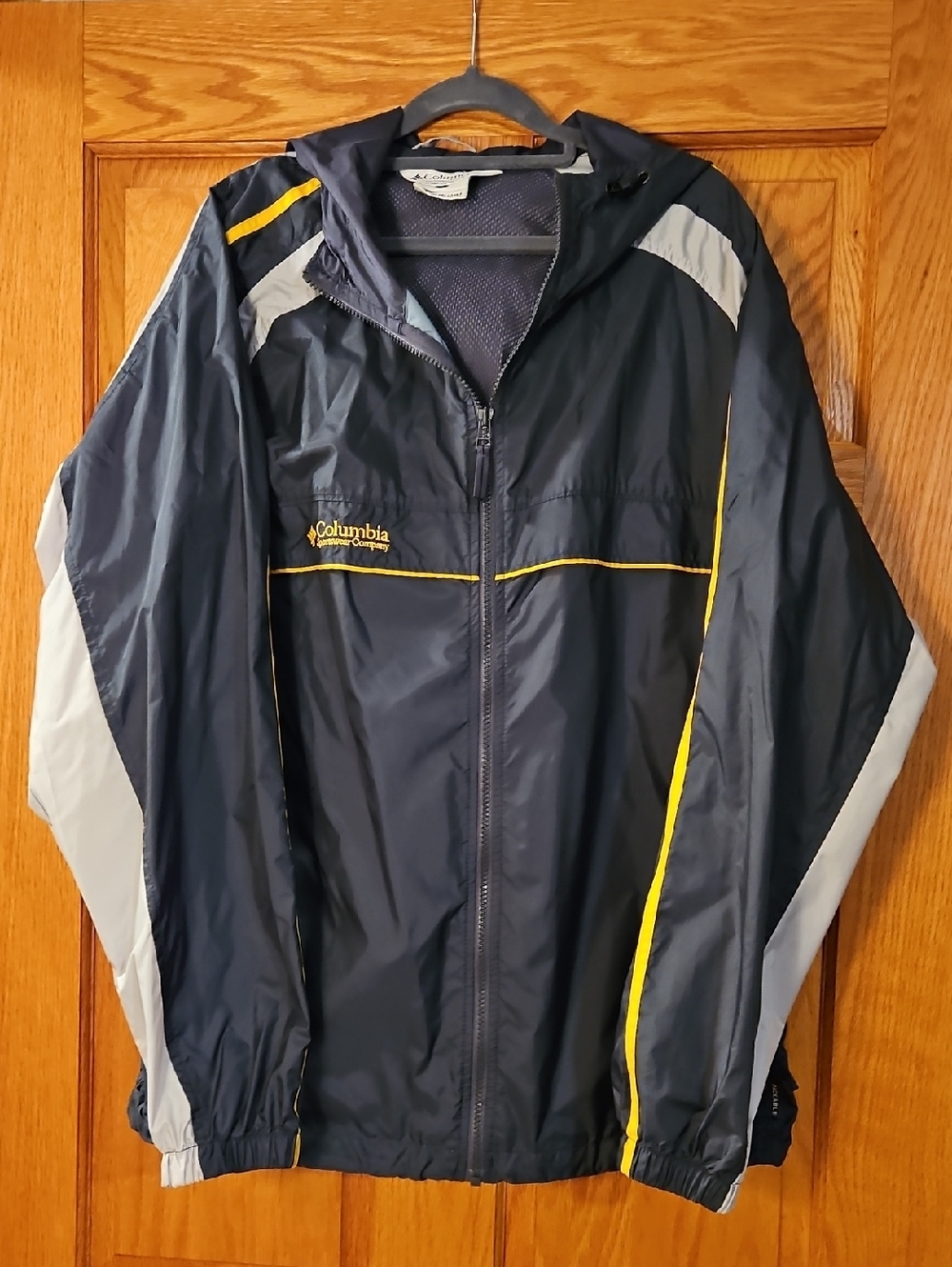 Columbia Men’s Gray Windbreaker Jacket with Yellow Trim
